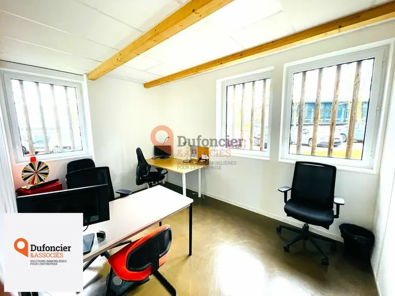Bureau à louer - Chasseneuil-Du-Poitou (86360) - 89 m² - 1 075 €/mois