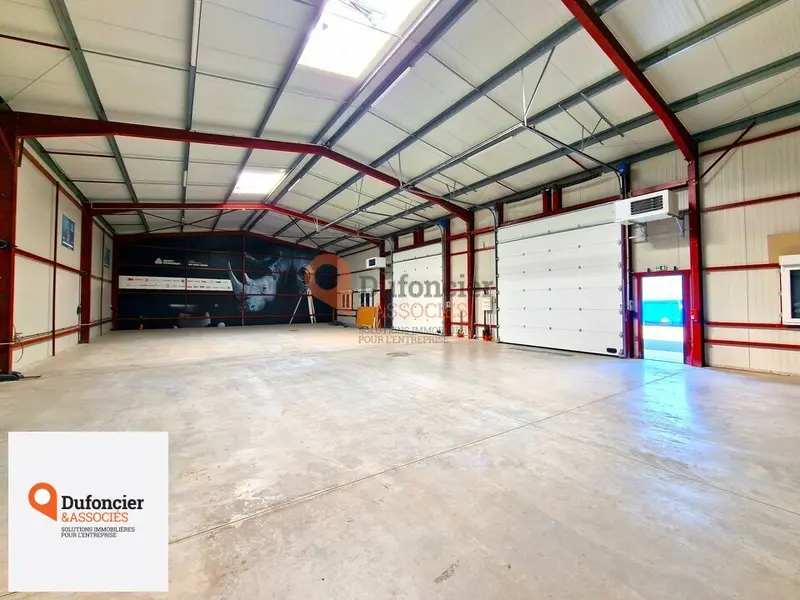 LOCAL D'ACTIVITÉ NEUF - POITIERS ZI RÉPUBLIQUE - 360M² - À LOUER
