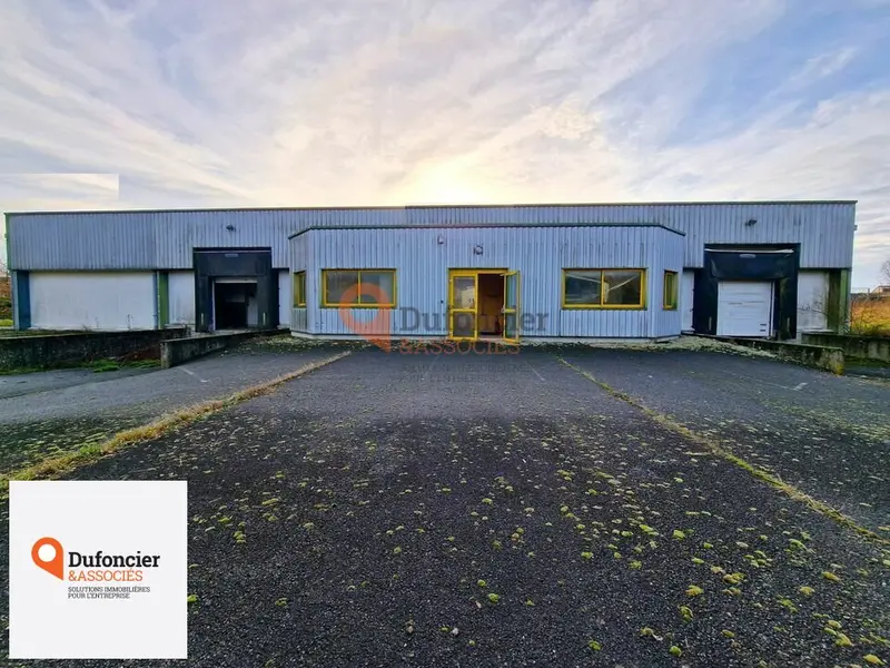 Entrepôt / Activité à vendre - Saint-Secondin (86350) - 778 m²
