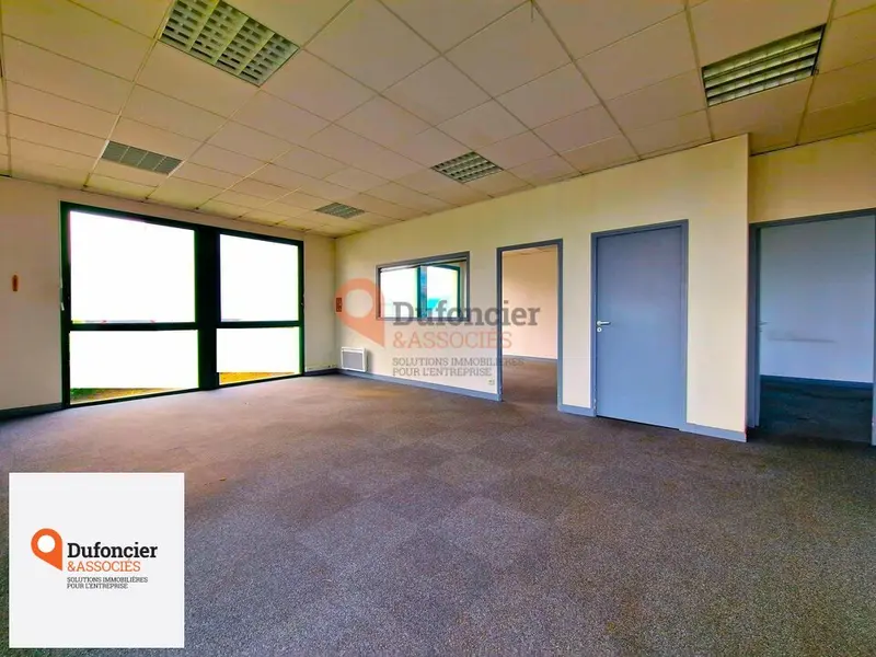 Bureau à louer - Poitiers (86000) - 323 m² - 2 691 €/mois