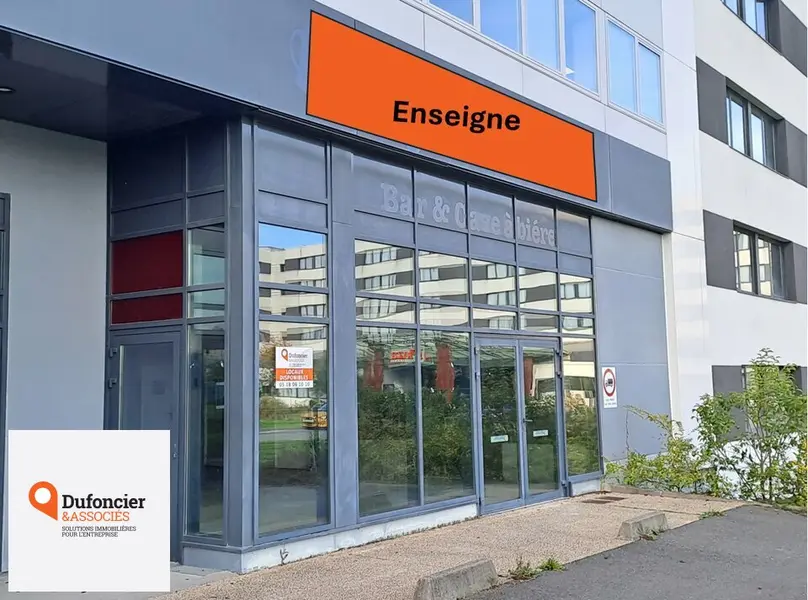 A louer Local commercial  240m² Chasseneuil-du-Poitou