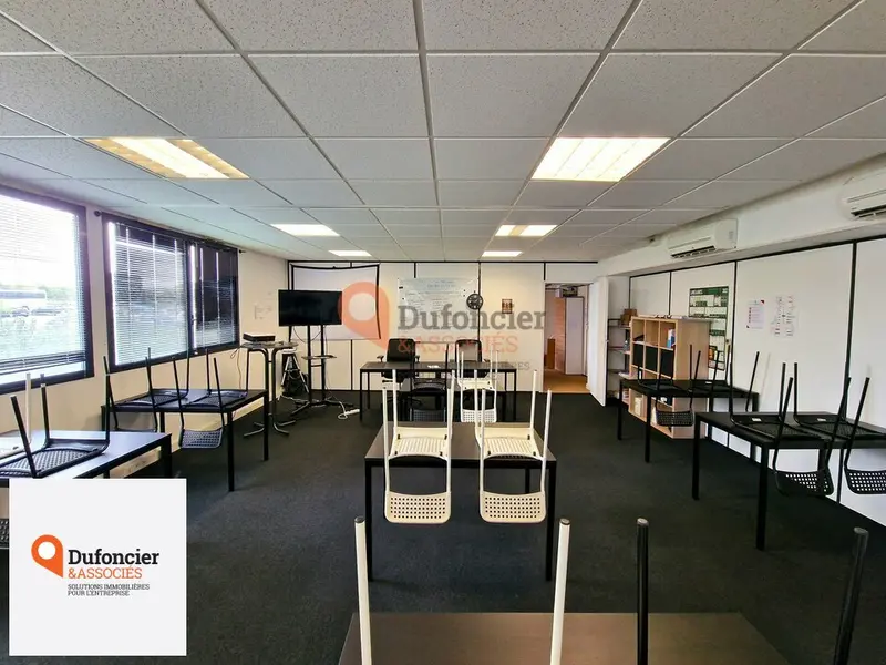 Bureau à louer - Chasseneuil-Du-Poitou (86360) - 105 m² - 1 050 €/mois