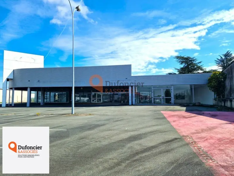 A louer Locaux d'activité 1058m² Migné-Auxances