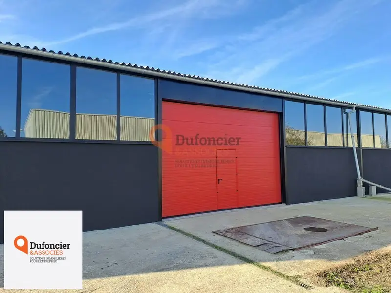 A vendre Locaux d'activité 1000m² Antran