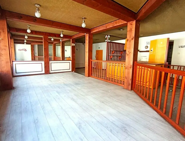 A louer Local commercial  102m² Poitiers