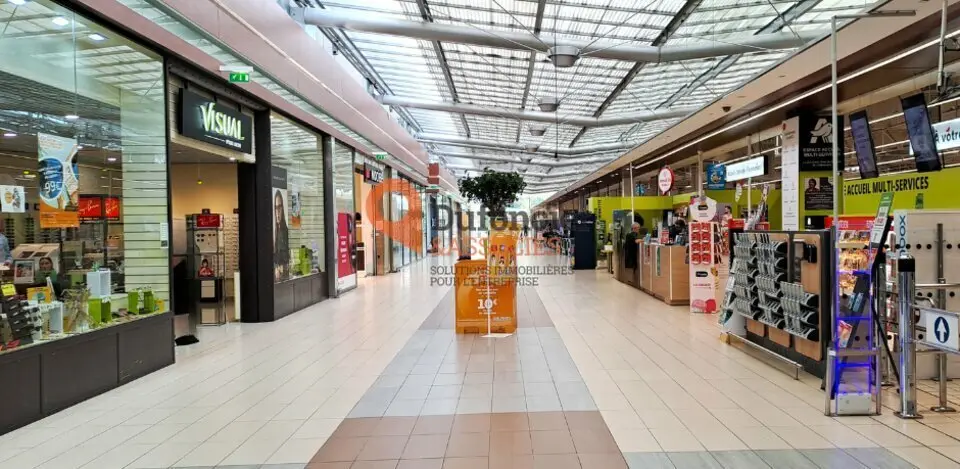 CELLULES DISPONIBLES GALERIE HYPERMARCHE AUCHAN CHATELLERAULT (86)