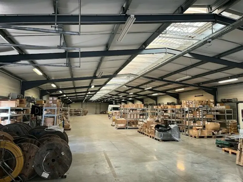 Entrepôt / Activité à louer - Criquebeuf-Sur-Seine (27340) - 1451 m² - 8 333 ...
