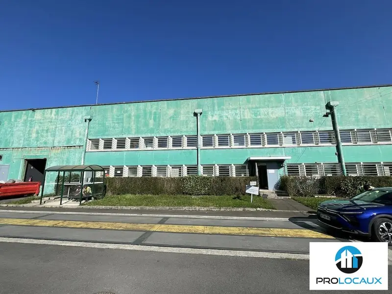 Entrepôt / Activité à louer - Brenouille (60870) - 9226 m² - 13 333 €/mois