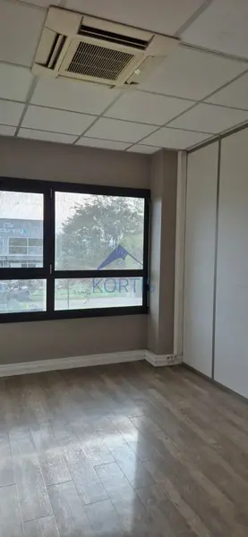 Bureau à louer - Limas (69400) - 210 m² - 2 275 €/mois