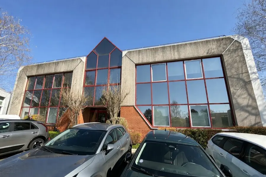 A VENDRE  IMMEUBLE DE BUREAUX - BOIS-GUILLAUME