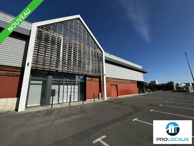 A louer Local commercial  207m² Saint-Maximin