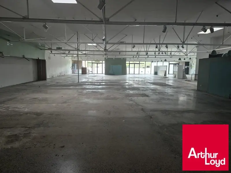 A louer Local commercial  1558m² Juillan
