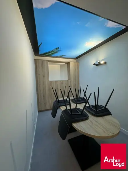 Bureau à louer - Saint-Jean-De-Luz (64500) - 120 m² - 1 900 €/mois