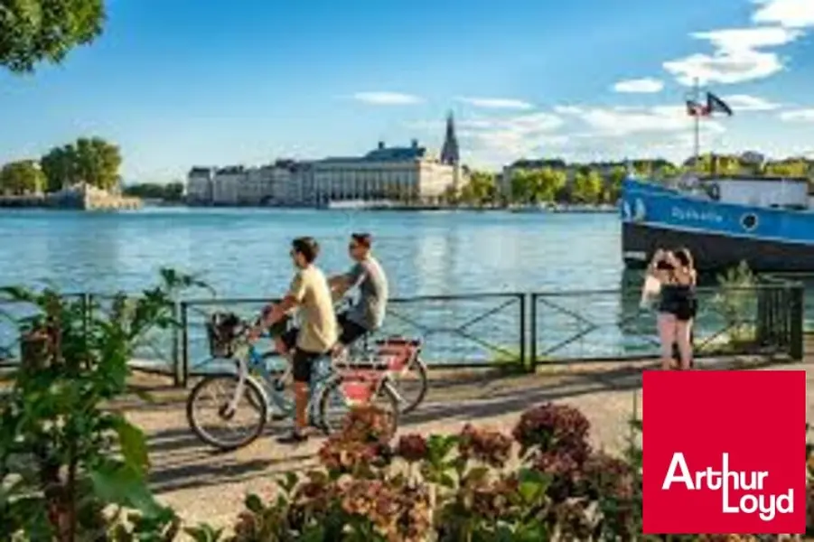 Bureau à vendre - Bayonne (64100) - 220 m²