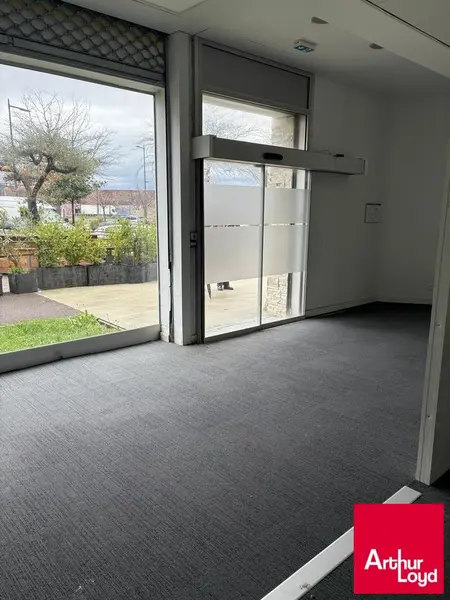 Local Commercial à louer - Anglet (64600) - 340 m² - 7 500 €/mois