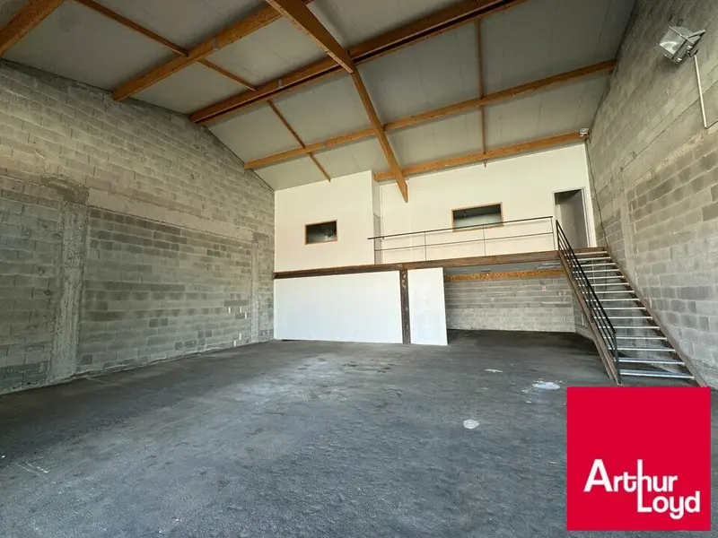 Entrepôt / Activité à louer - Ustaritz (64480) - 250 m² - 1 950 €/mois
