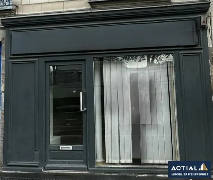 ILE DE NANTES - GARE MARITIME Visible sur Axe passant