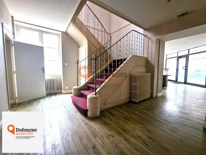 Bureau à louer - Poitiers (86000) - 151 m² - 2 000 €/mois