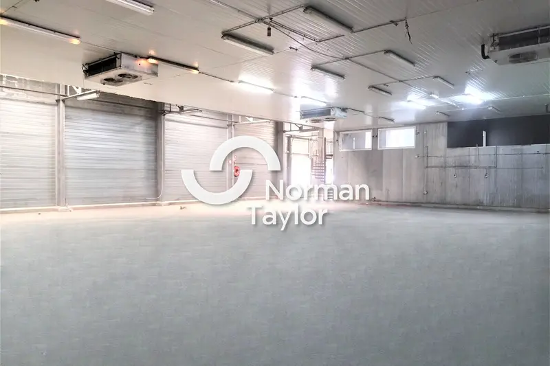 Entrepôt / Activité à louer - Servian (34290) - 1400 m² - 6 416 €/mois