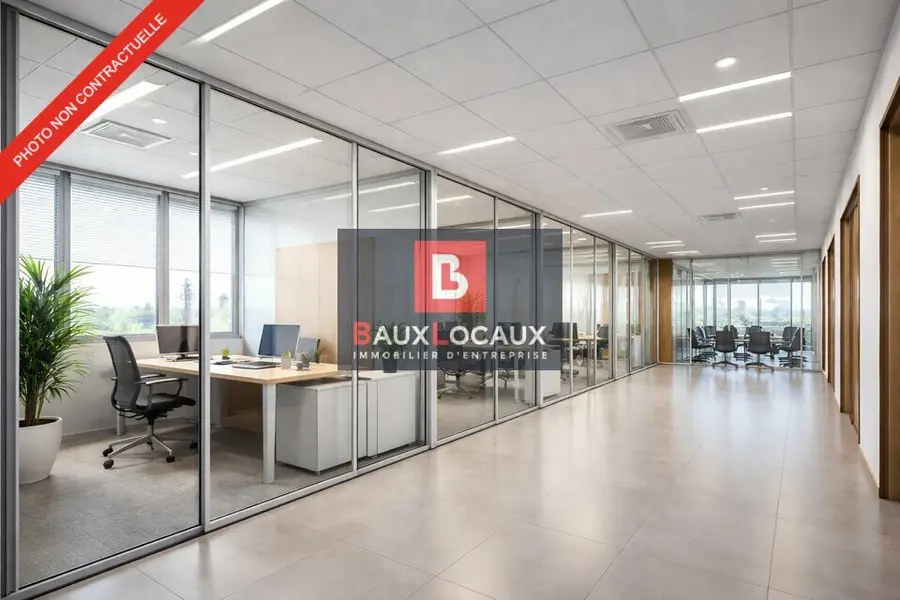 Bureau à louer - Salon-De-Provence (13300) - 297 m² - 4 000 €/mois