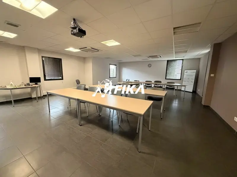Bureau à louer - Plaisance-Du-Touch (31830) - 949 m² - 9 500 €/mois