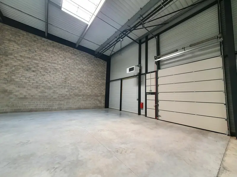 Entrepôt / Activité à vendre - Brie-Comte-Robert (77170) - 428 m²