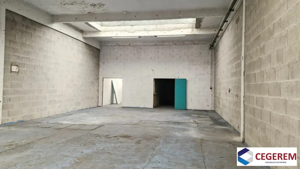 A SAINT FARGEAU ENTREPOT A VENDRE