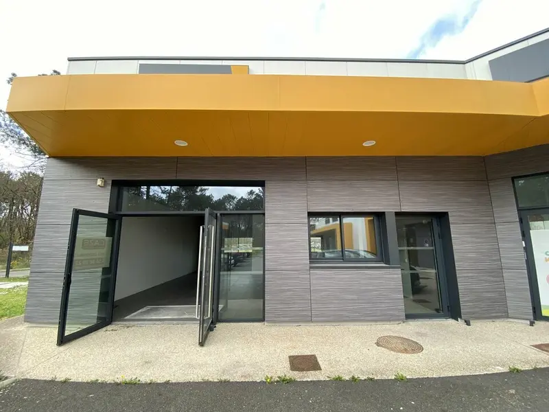 Bureau à vendre - Le Pian-Médoc (33290) - 84 m²