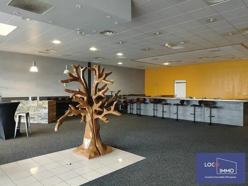 Local Commercial à louer - Agen (47000) - 700 m² - 5 600 €/mois