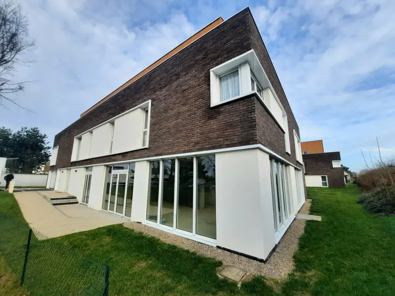 Local Commercial à vendre - Franqueville-Saint-Pierre (76520) - 197 m²