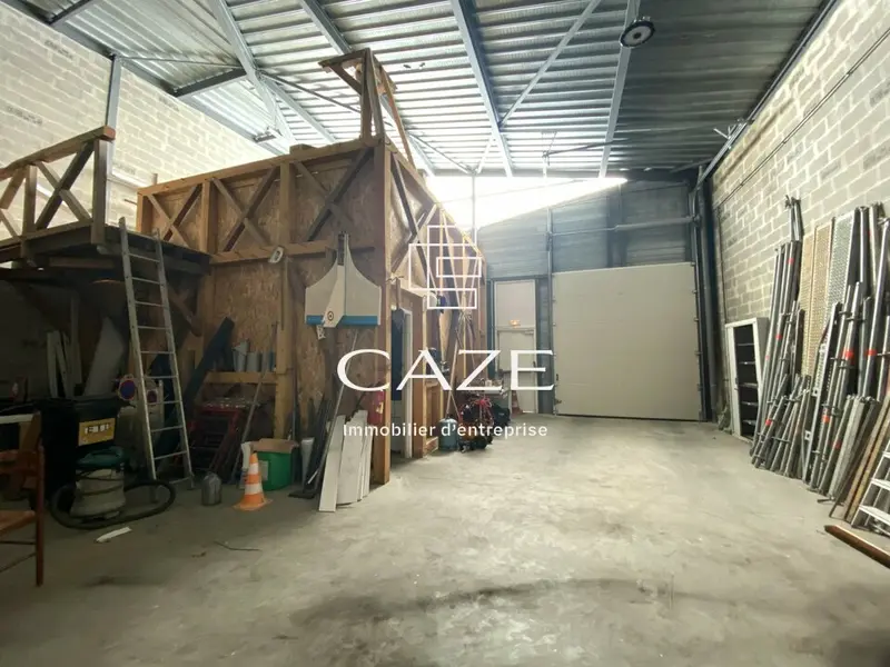 Entrepôt / Activité à vendre - Le Taillan-Médoc (33320) - 250 m²
