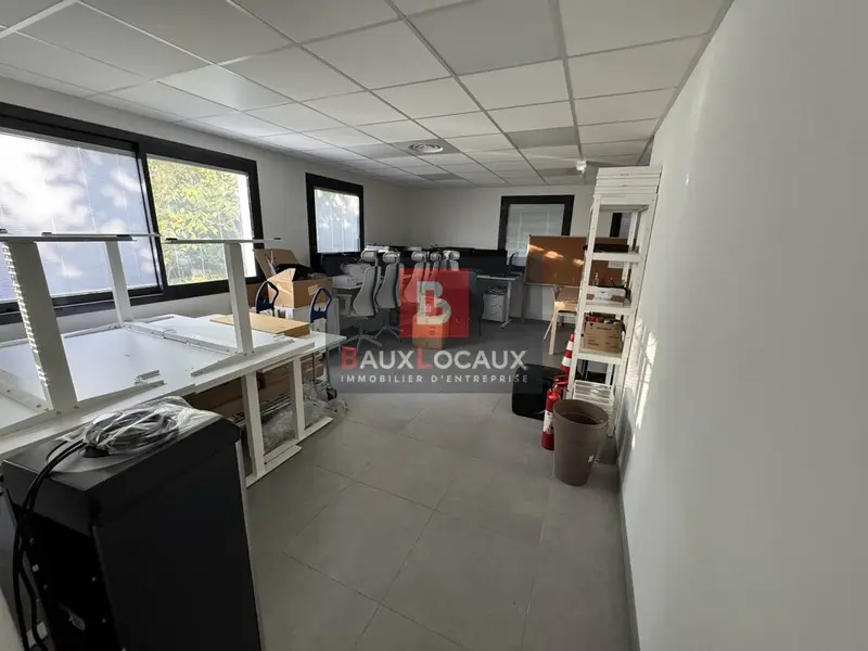 Bureau à louer - Avignon (84000) - 64 m² - 823 €/mois