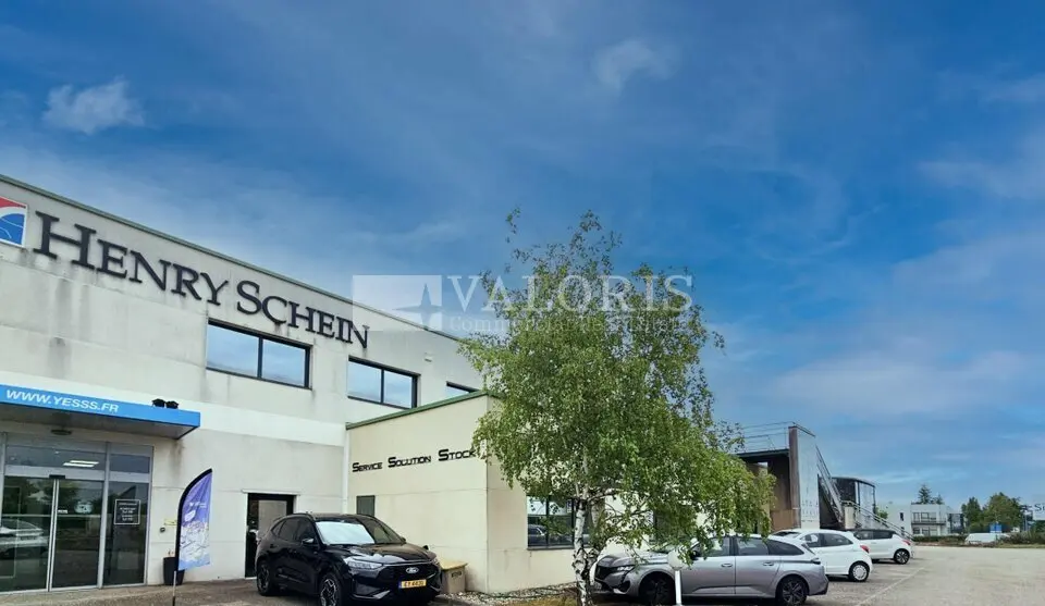 Bureau à louer - Limonest (69760) - 900 m² - 7 500 €/mois