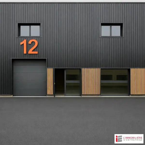 À louer  Cellule dactivité 256m² avec mezzanine  Sud de Bruz