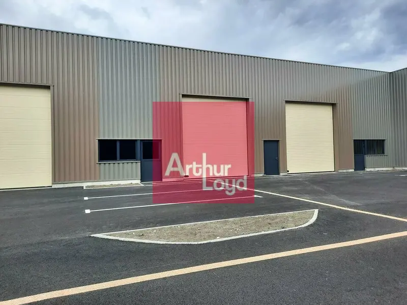 Entrepôt / Activité à louer - Le Cendre (63670) - 671 m² - 4 752 €/mois