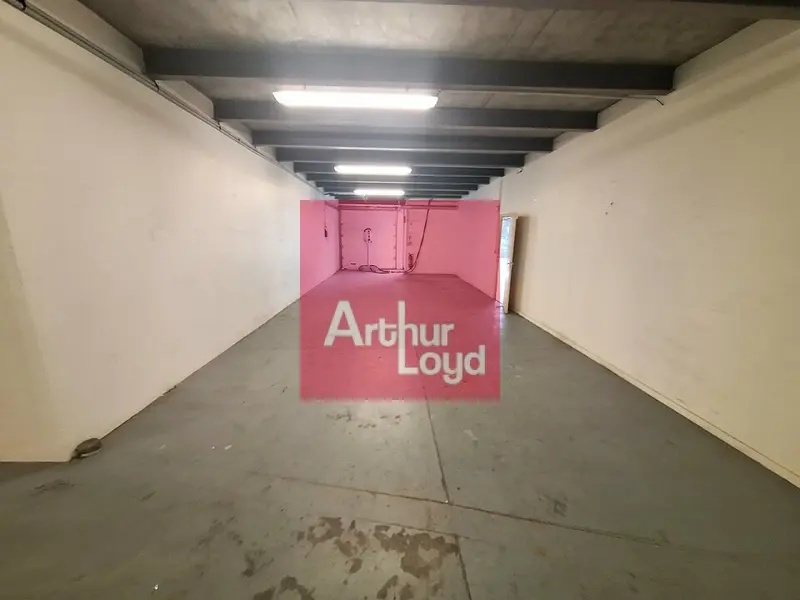 COURNON ZI  A LOUER LOCAL ACTIVITE 238 M²