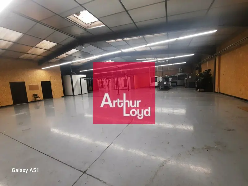 Entrepôt / Activité à louer - Aubière (63170) - 510 m² - 3 000 €/mois