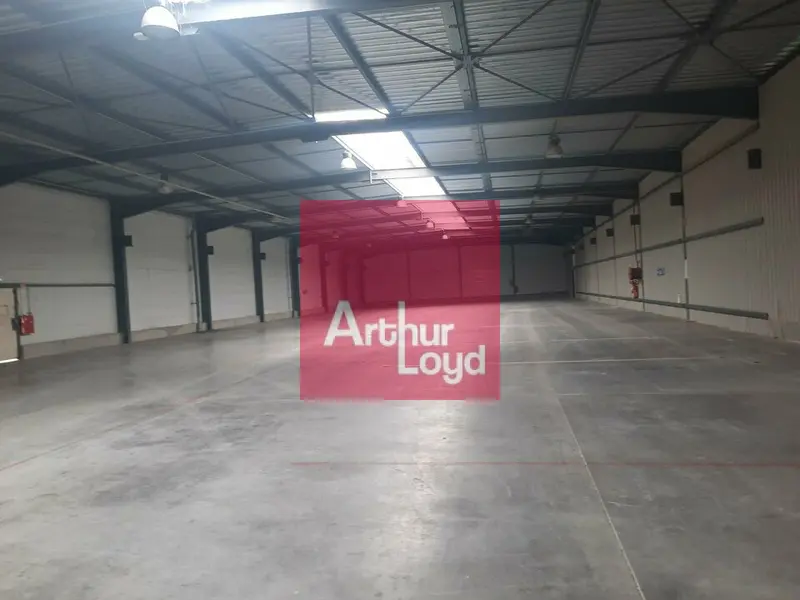 Entrepôt / Activité à louer - Riom (63200) - 1800 m² - 8 250 €/mois