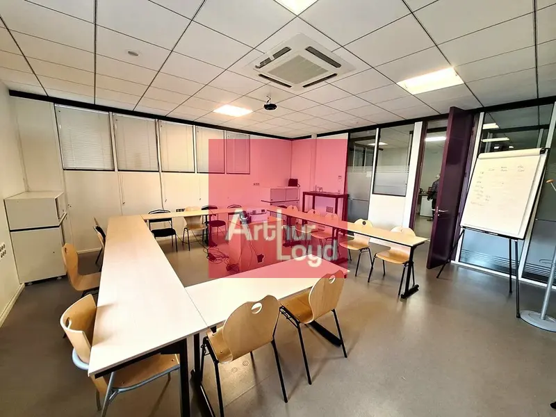 CLERMONT-FERRAND ZI BREZET À LOUER BUREAUX 220 M2