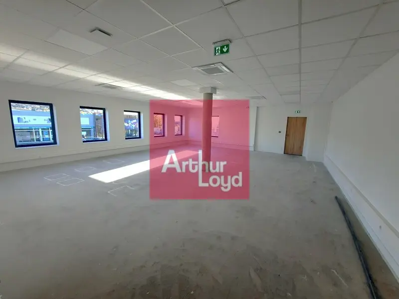 Bureau à louer - Cournon-D'Auvergne (63800) - 95 m² - 1 464 €/mois