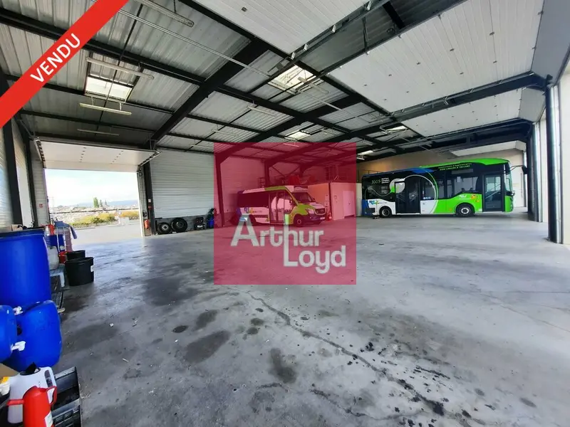 Entrepôt / Activité à vendre - Riom (63200) - 790 m²