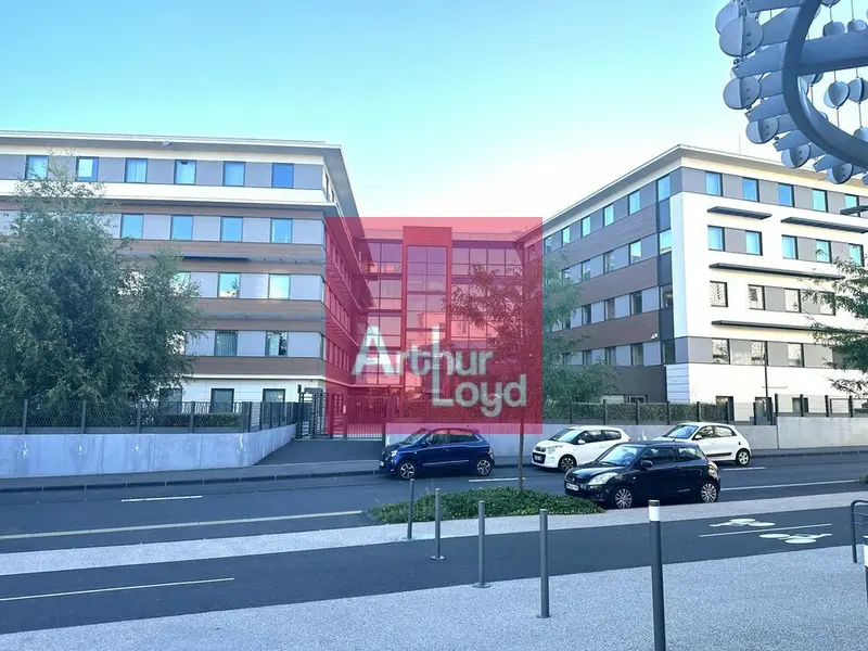 Bureau à louer - Clermont-Ferrand (63100) - 3209 m² - 42 786 €/mois