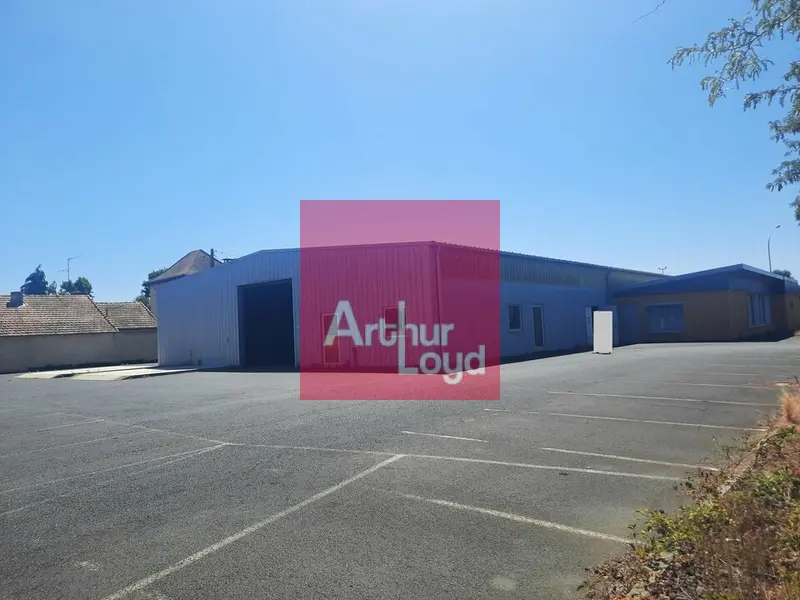 ISSOIRE A VENDRE LOCAL ACTIVITE 880 M² - PARCELLE 2774 M²