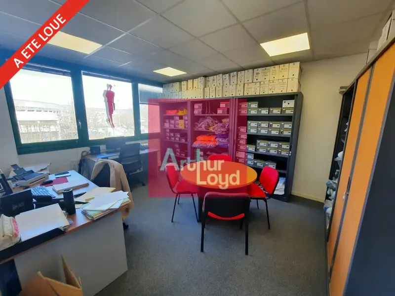 Bureau à louer - Clermont-Ferrand (63000) - 83 m² - 1 000 €/mois