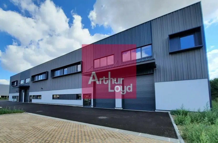 Entrepôt / Activité à louer - Clermont-Ferrand (63000) - 888 m² - 6 734 €/mois