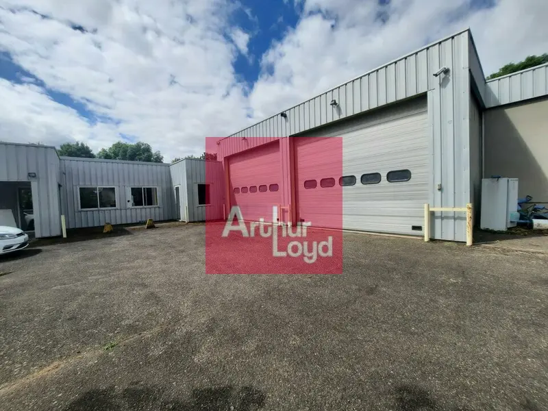 Entrepôt / Activité à vendre - Riom (63200) - 965 m²