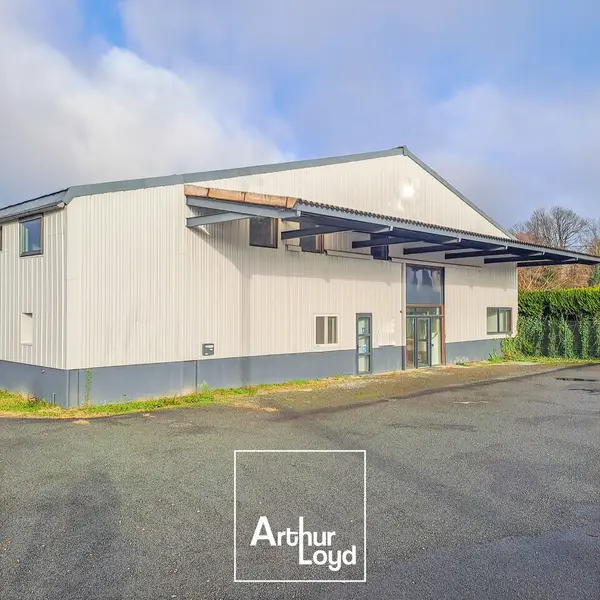 A louer Bureaux 75m² Saint-Sornin-Lavolps