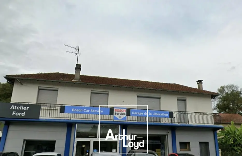 Local Commercial à louer - La Chapelle-Aux-Brocs (19360) - 500 m² - 4 000 €/mois