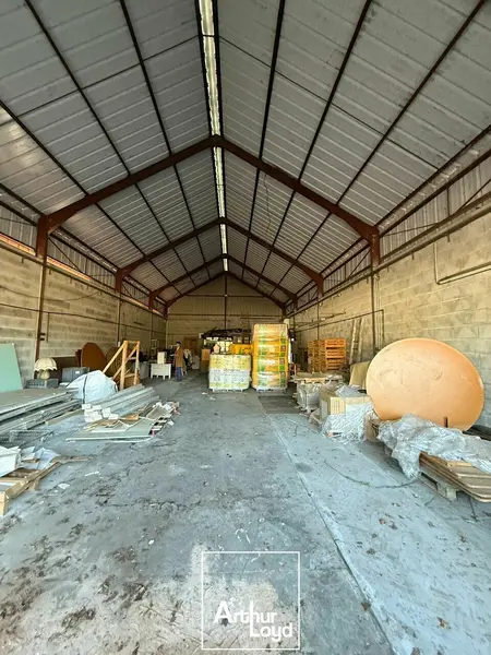 Entrepôt / Activité à louer - Ussac (19270) - 281 m² - 1 100 €/mois