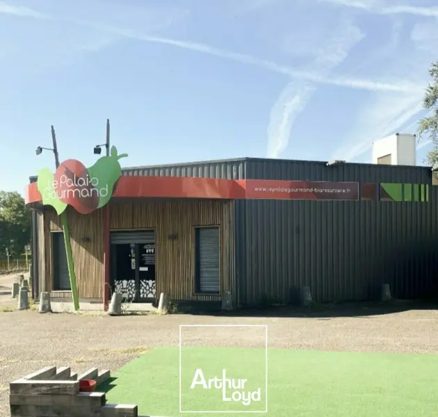 Local Commercial à vendre - Belmont-Bretenoux (46130) - 490 m²